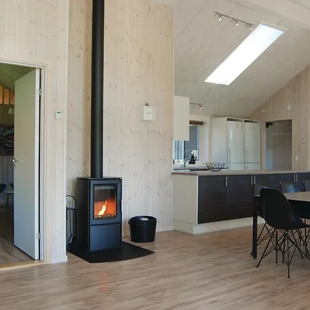 Seven-bedroom Tranekaer With A Hot Tub 03 Vakantiehuis