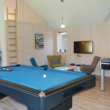 Seven-bedroom Tranekaer With A Hot Tub 03 Vakantiehuis Tranekær