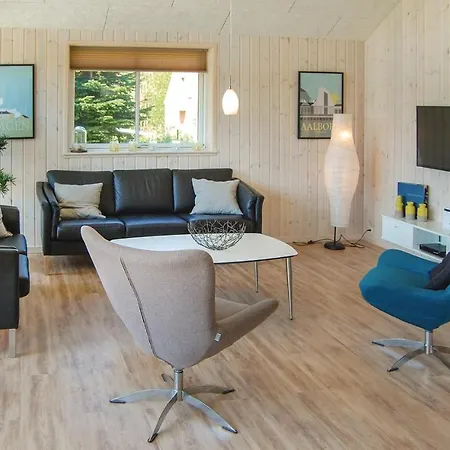 펜션 Cozy Home In Tranekaer With Sauna *